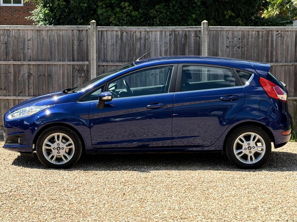 Ford Fiesta Black #11