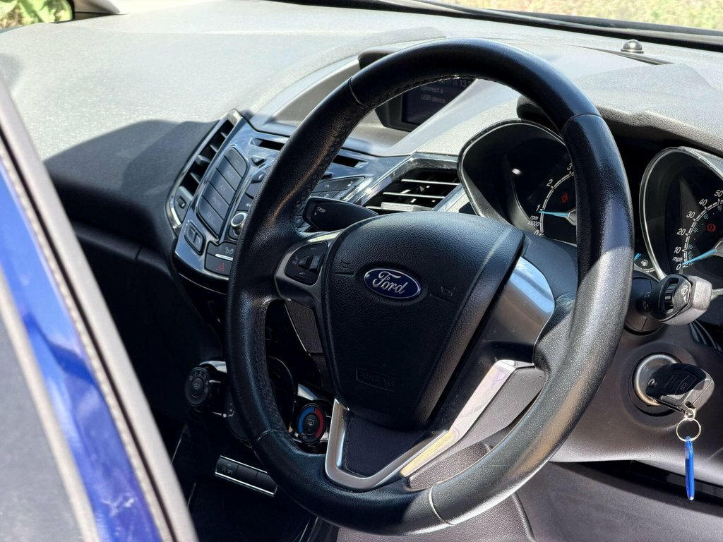 Ford Fiesta Black #33
