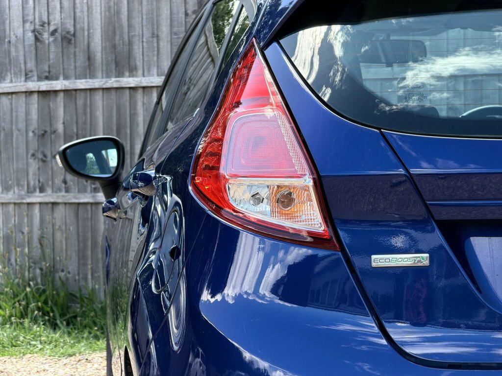 Ford Fiesta Black #22