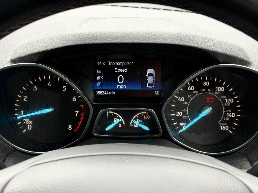 Ford Kuga Suv White #8