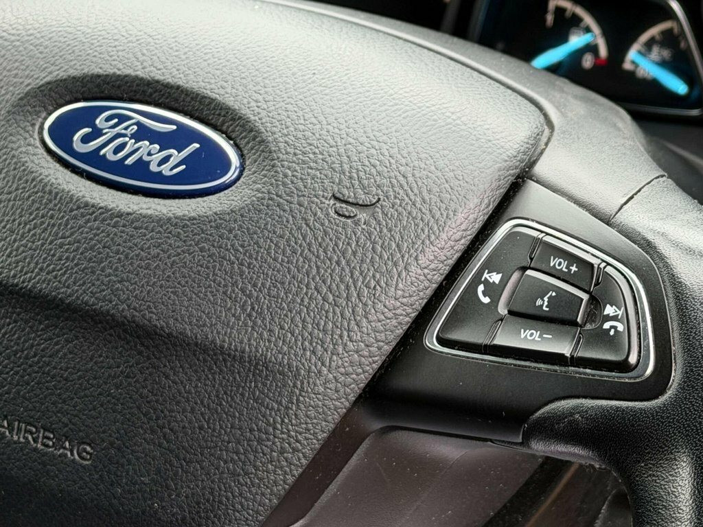 Ford Kuga Suv White #40