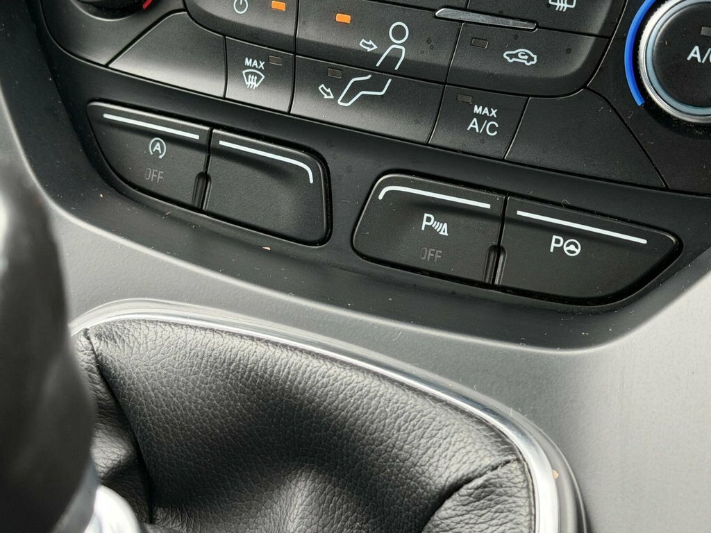 Ford Kuga Suv White #50