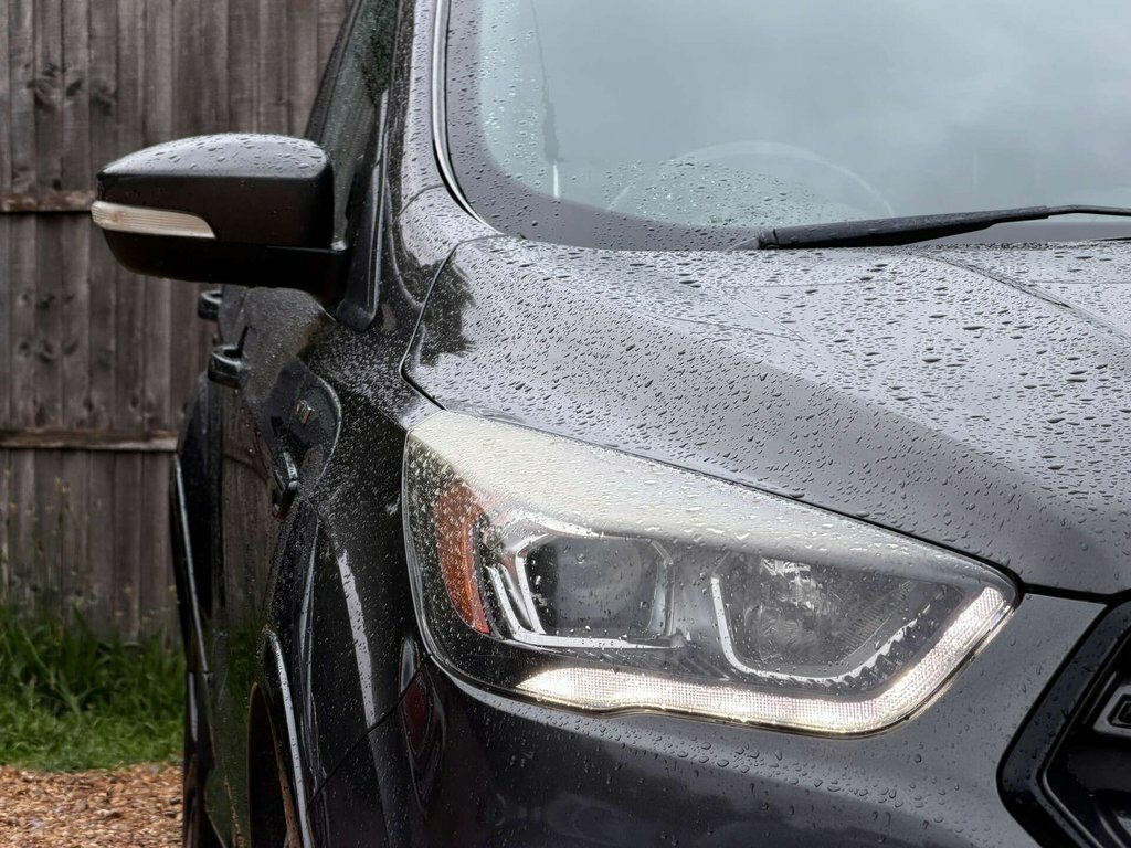 Ford Kuga Suv White #18