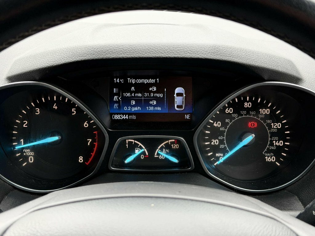 Ford Kuga Suv White #61
