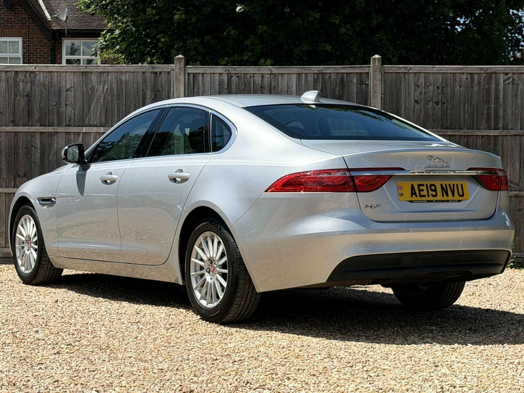 Jaguar XF 2L Prestige Silver #4