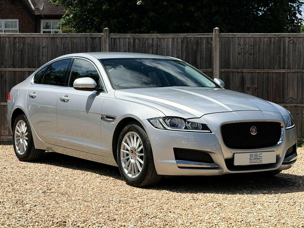 Jaguar XF 2L Prestige Silver