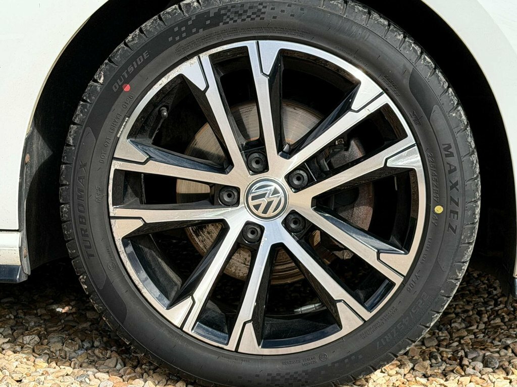 Volkswagen Golf Black #26
