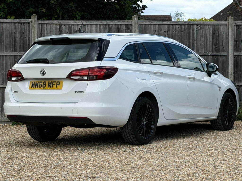 Vauxhall Astra 1.4L Elite Nav White #3