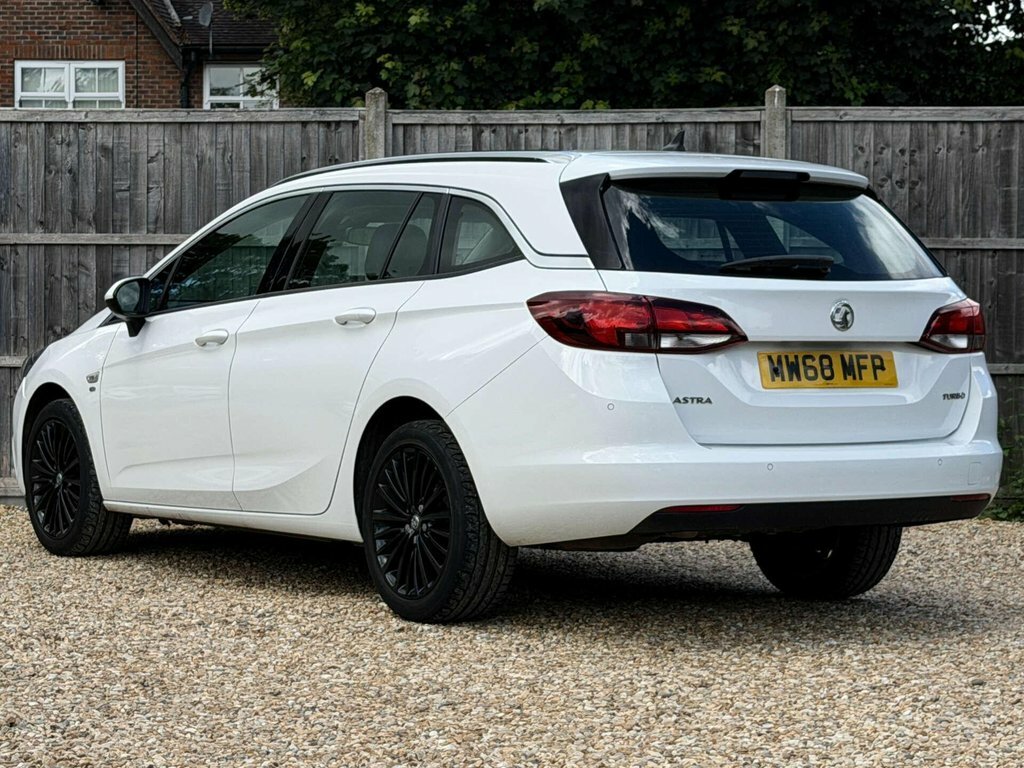 Vauxhall Astra 1.4L Elite Nav White #4