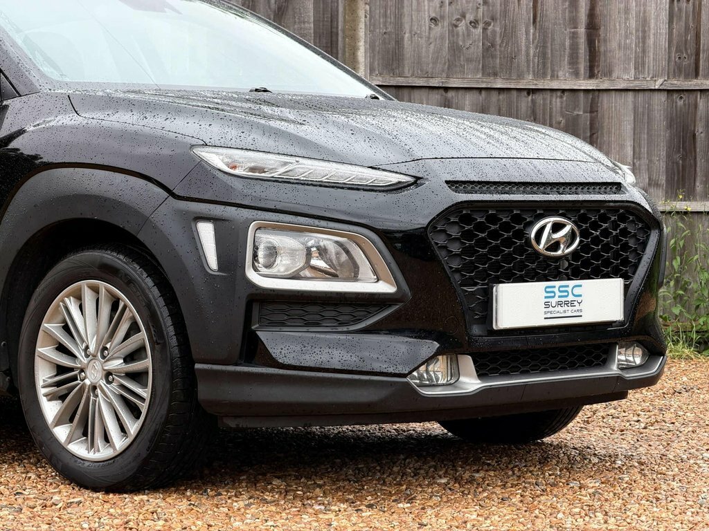 Hyundai Kona Hatchback Red #15