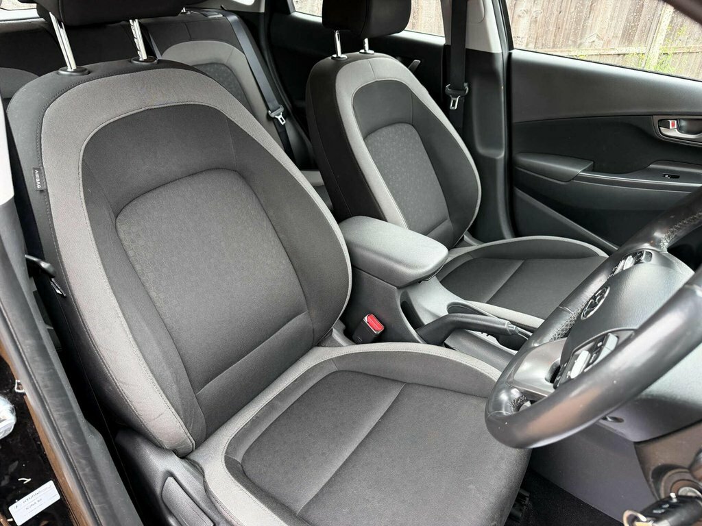 Hyundai Kona 1L Se Black #5