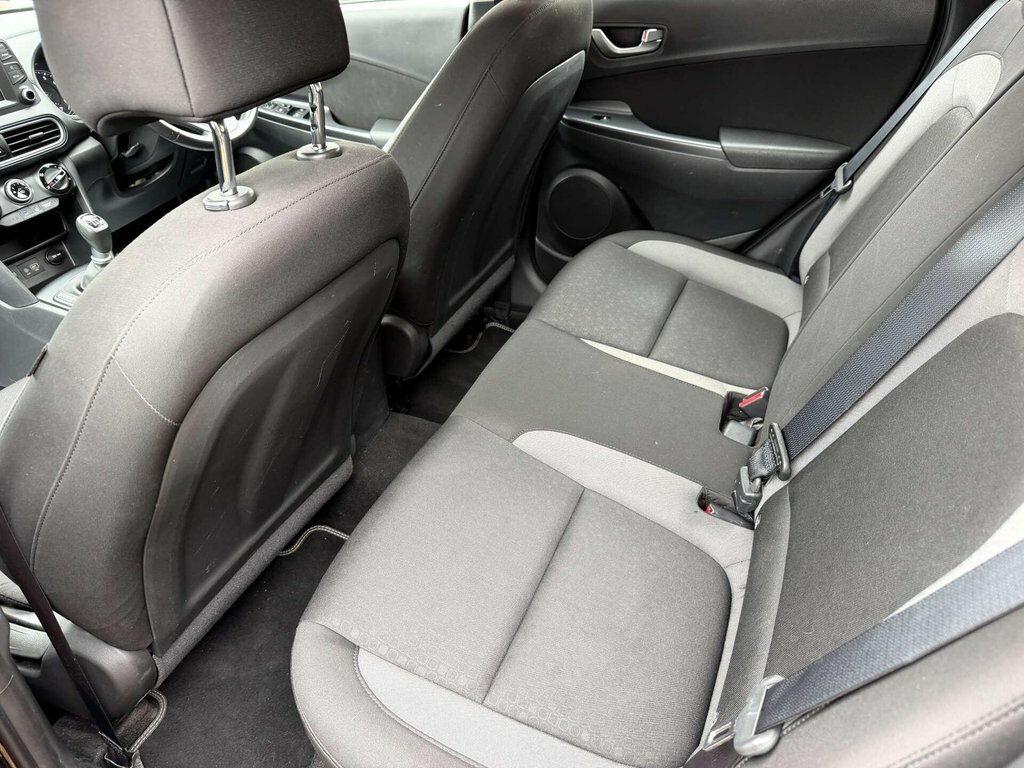 Hyundai Kona Hatchback Red #32