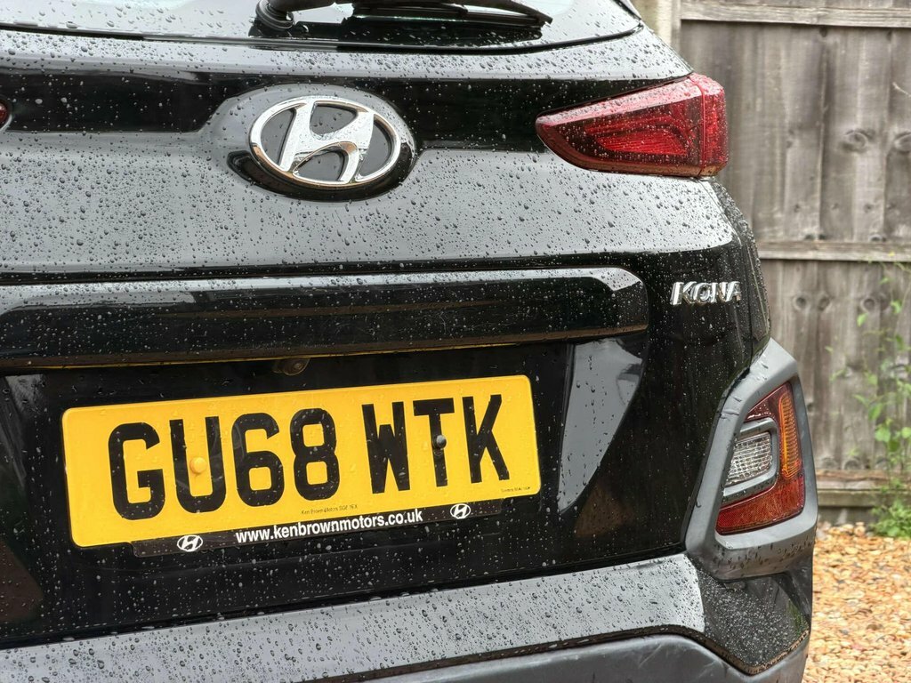 Hyundai Kona Hatchback Red #23