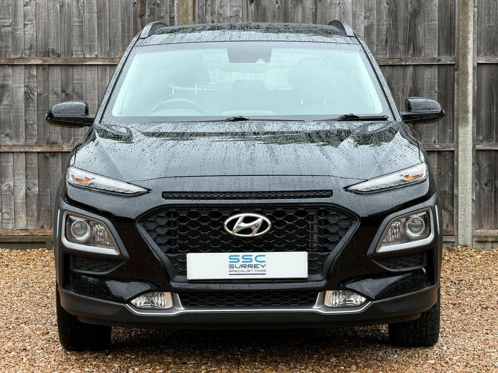 Hyundai Kona Hatchback Red #11