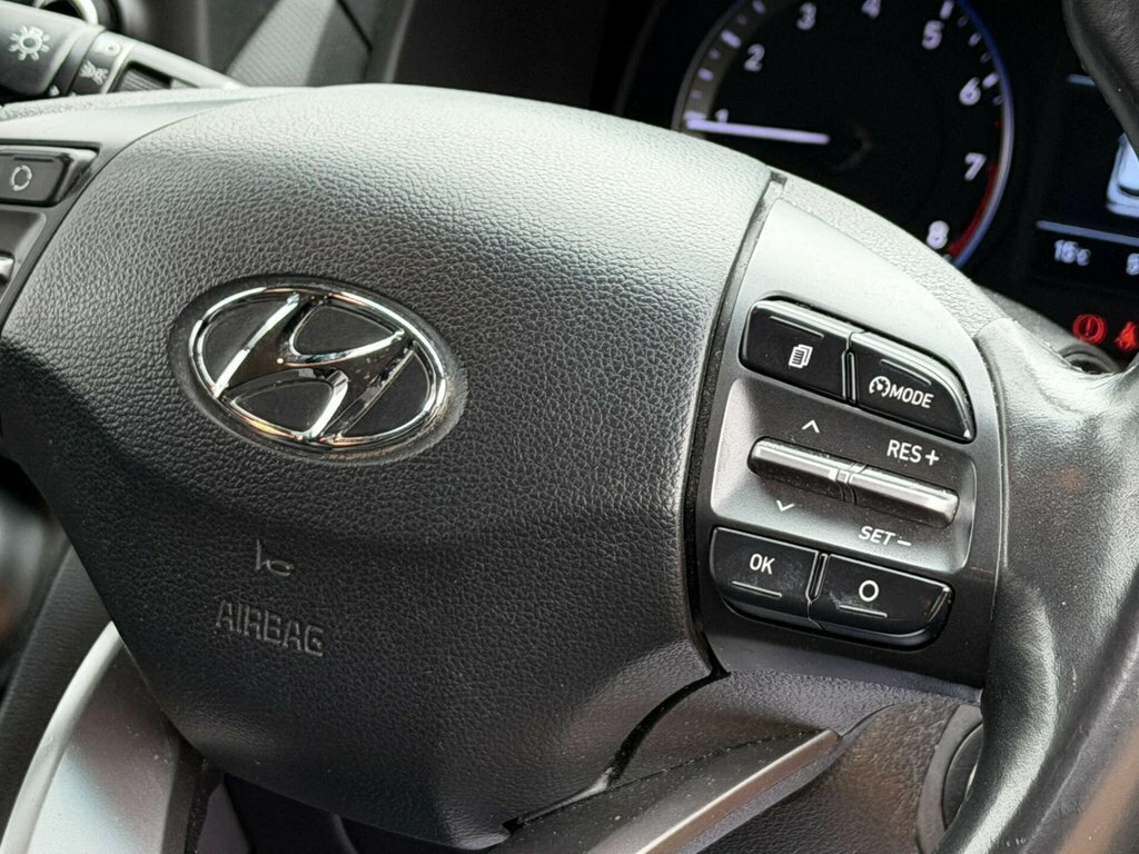 Hyundai Kona Hatchback Red #40