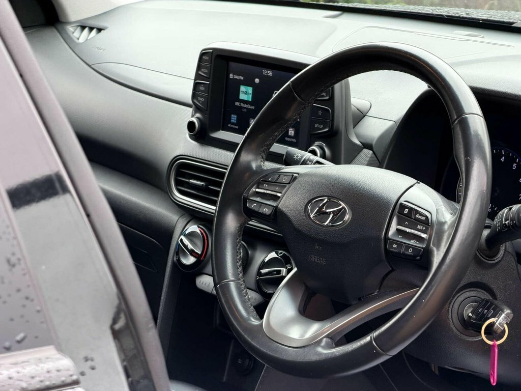 Hyundai Kona Hatchback Red #37