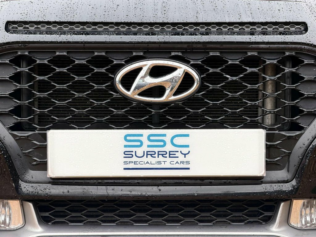 Hyundai Kona Hatchback Red #17