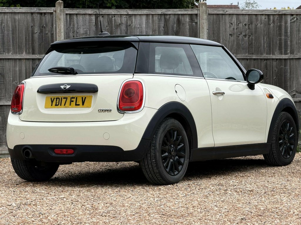 Mini Hatch 1.5L Cooper White #3