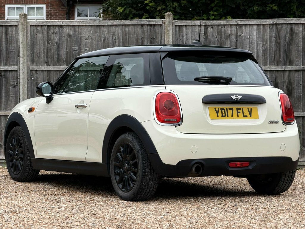 Mini Hatch 1.5L Cooper White #4