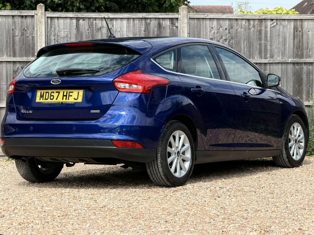 Ford Focus 1L Titanium Blue #3