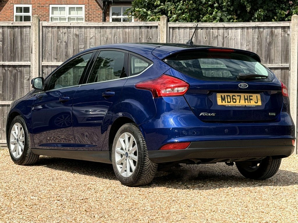 Ford Focus 1L Titanium Blue #4