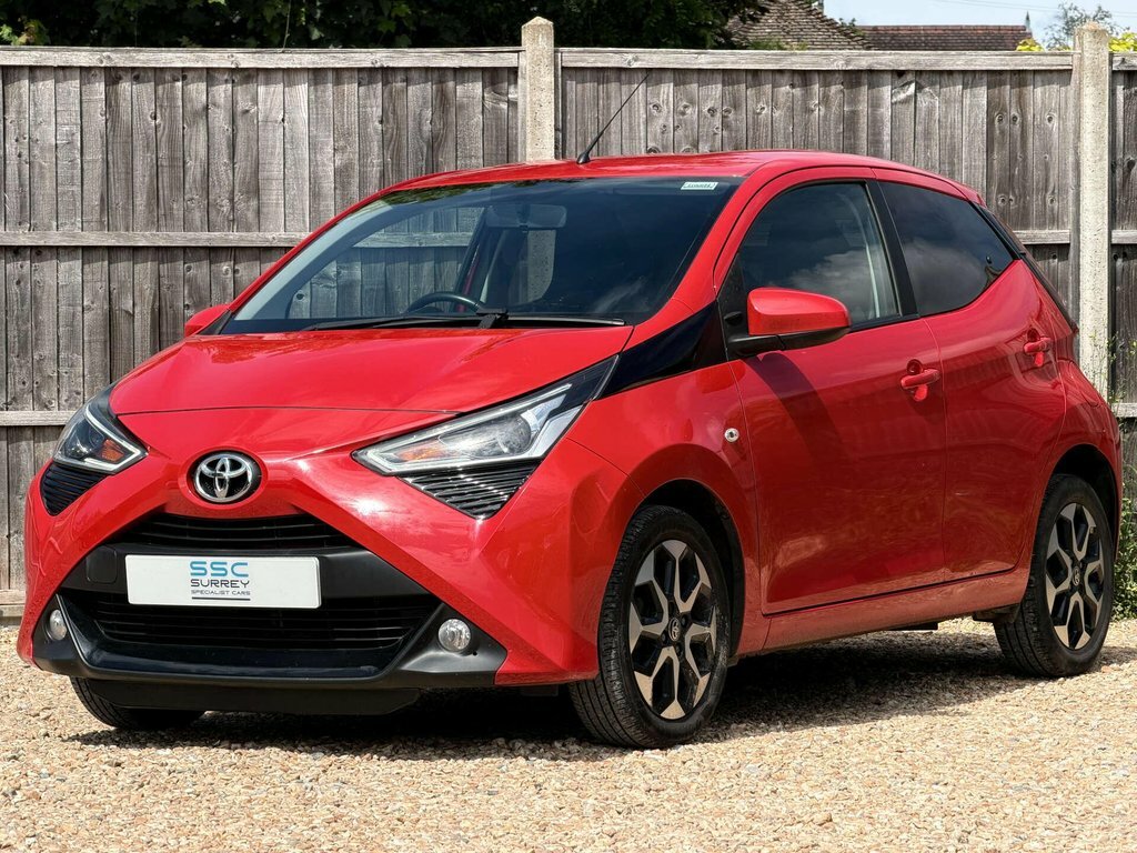 Toyota Aygo X 1L X-plore Red #2