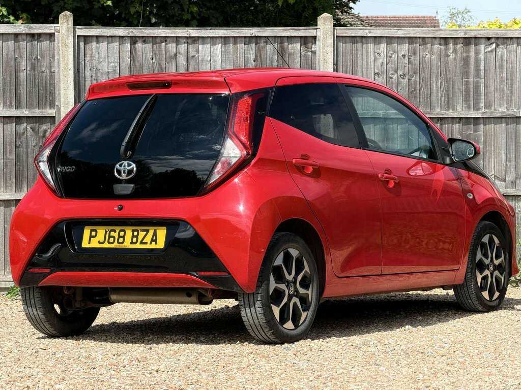 Toyota Aygo X 1L X-plore Red #3