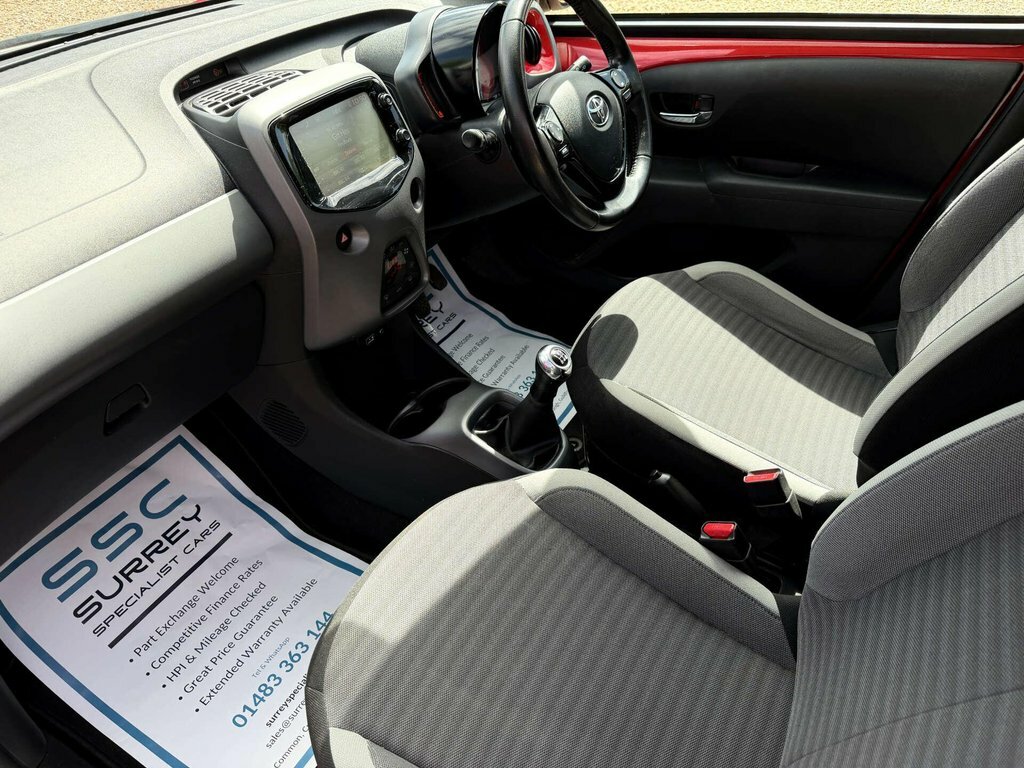 Toyota Aygo X 1L X-plore Red #6