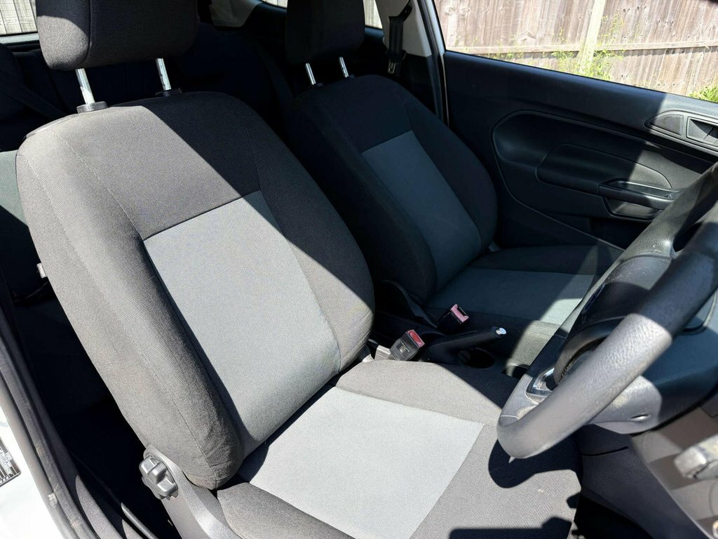 Ford Fiesta 1.3L Studio White #5