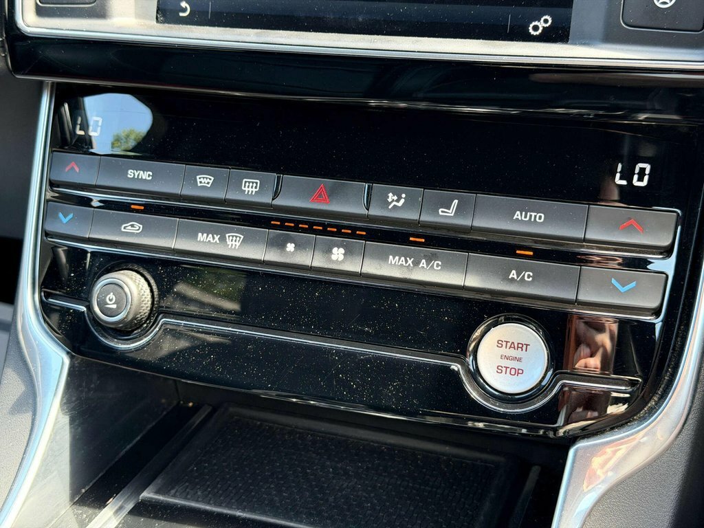 Jaguar XE Xe Prestige D Red #50