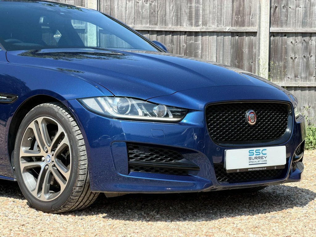 Jaguar XE Xe Prestige D Red #15