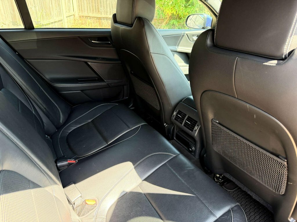 Jaguar XE Xe Prestige D Red #34