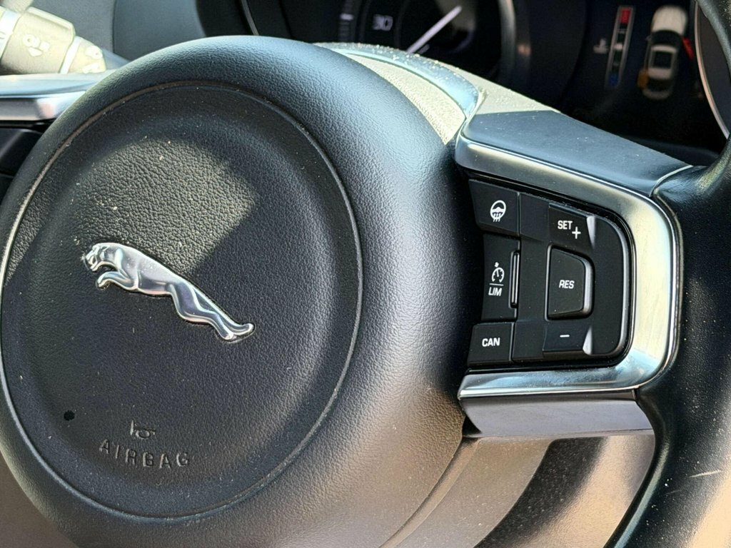 Jaguar XE Xe Prestige D Red #40
