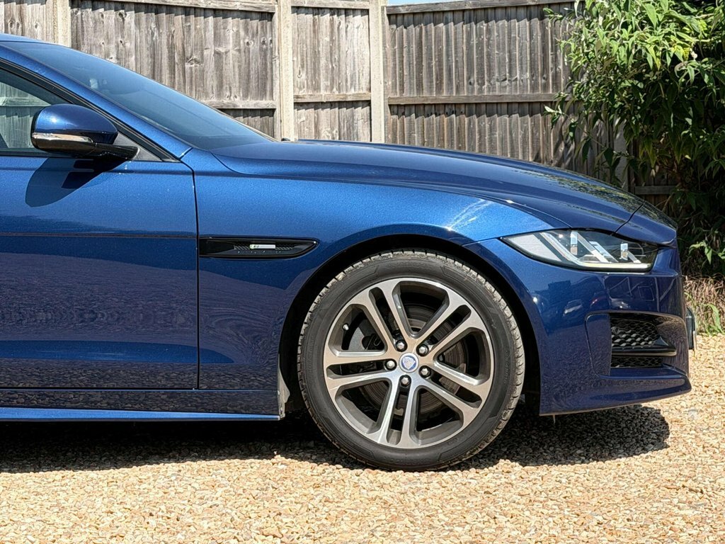 Jaguar XE Xe Prestige D Red #20