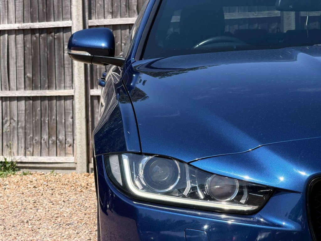 Jaguar XE Xe Prestige D Red #16