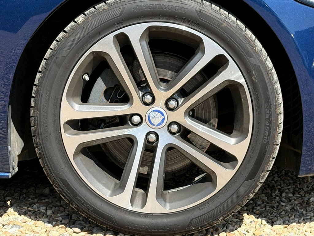Jaguar XE Xe Prestige D Red #24