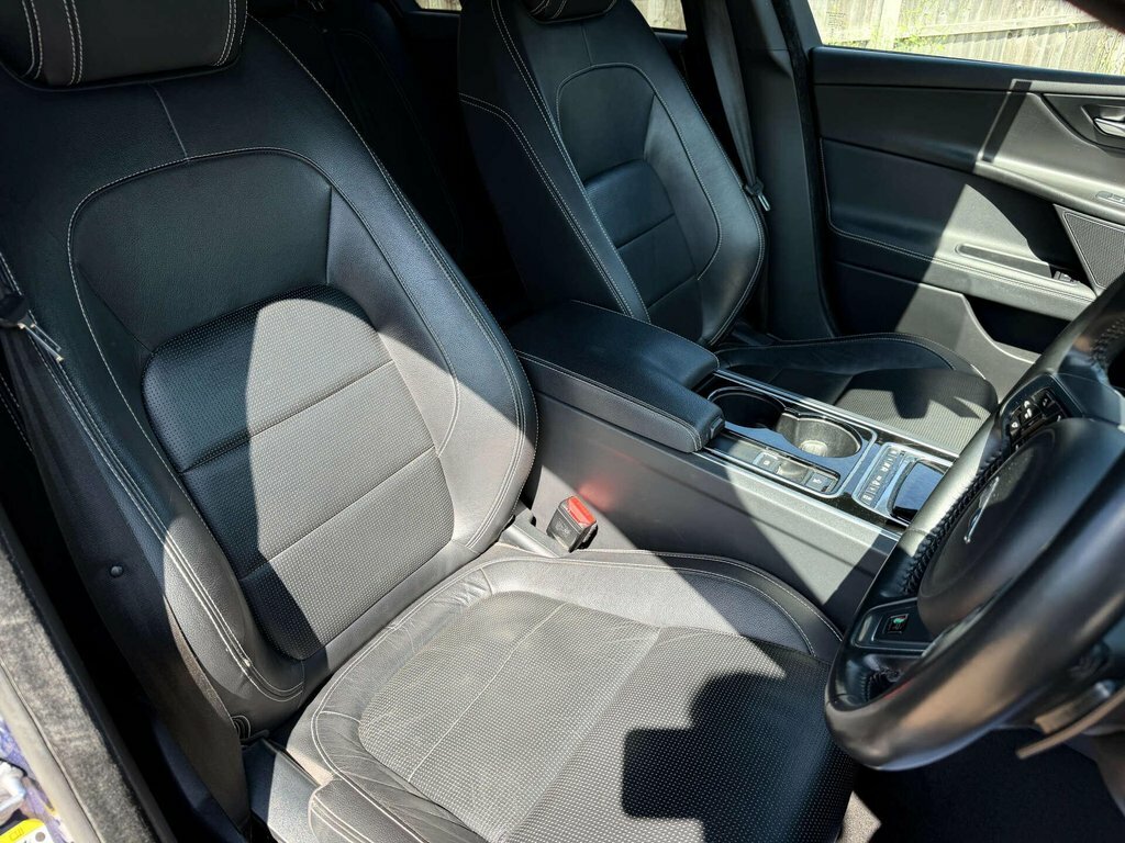 Jaguar XE Xe Prestige D Red #28