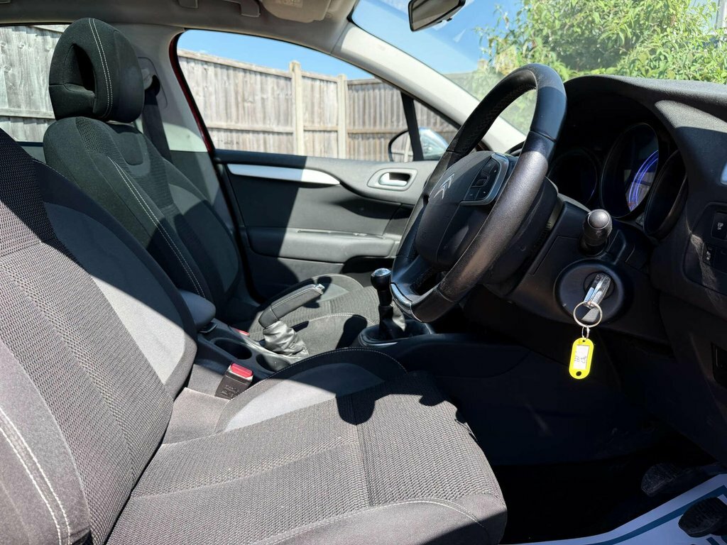 Citroen C4 1.6L Selection Red #5