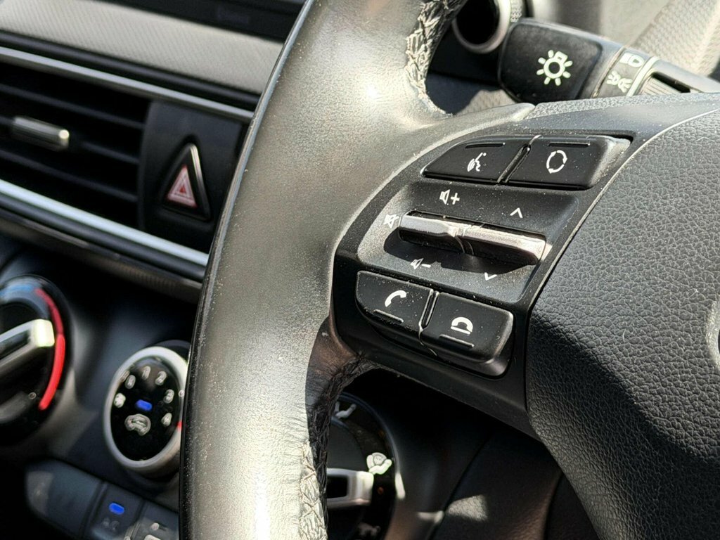 Hyundai Kona Premium Se Black #42