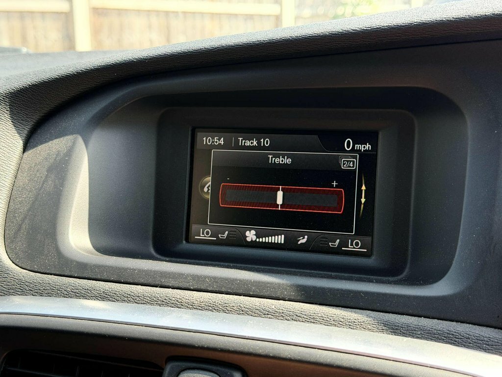 Volvo V40 2.0 T2 R-design Euro 6 Ss Black #59