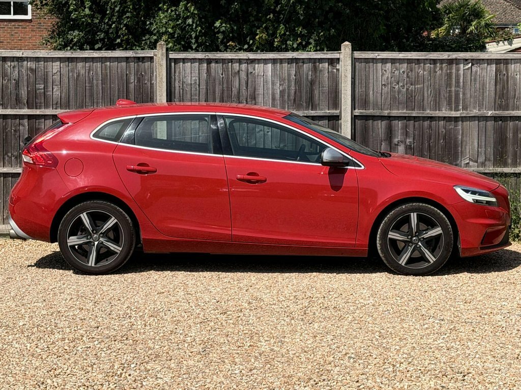 Volvo V40 2.0 T2 R-design Euro 6 Ss Black #13