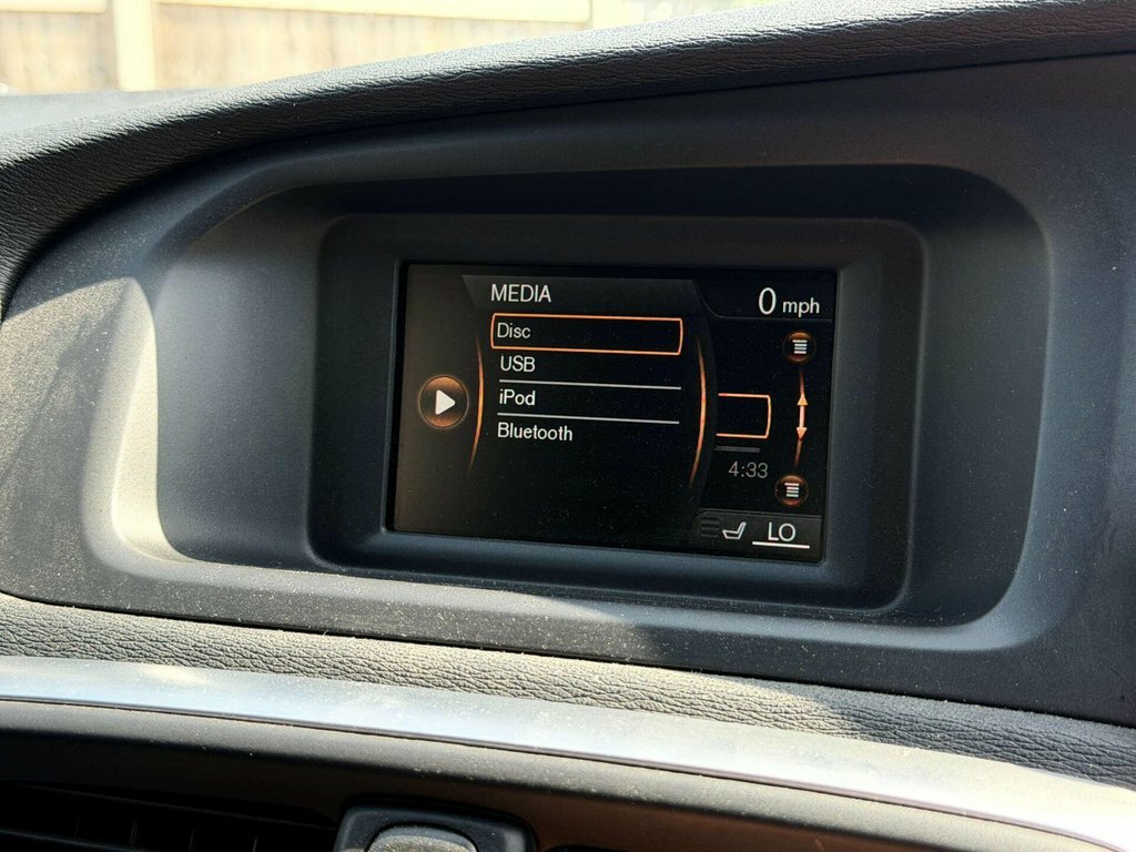 Volvo V40 2.0 T2 R-design Euro 6 Ss Black #61