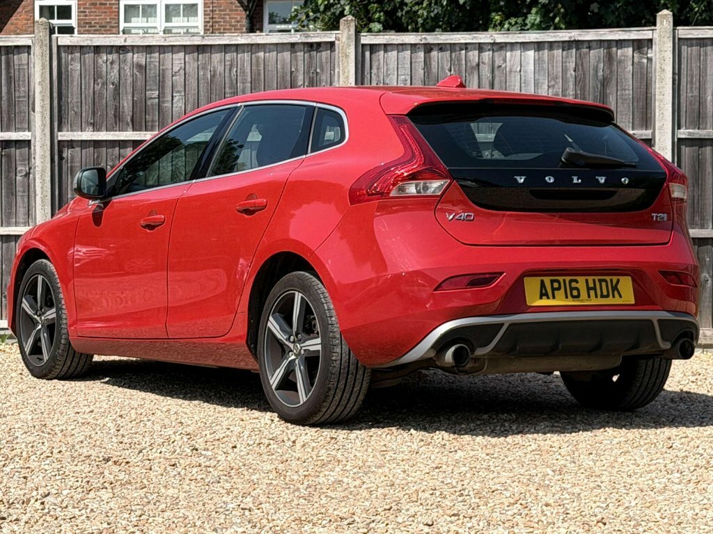 Volvo V40 2L R-design Red #4