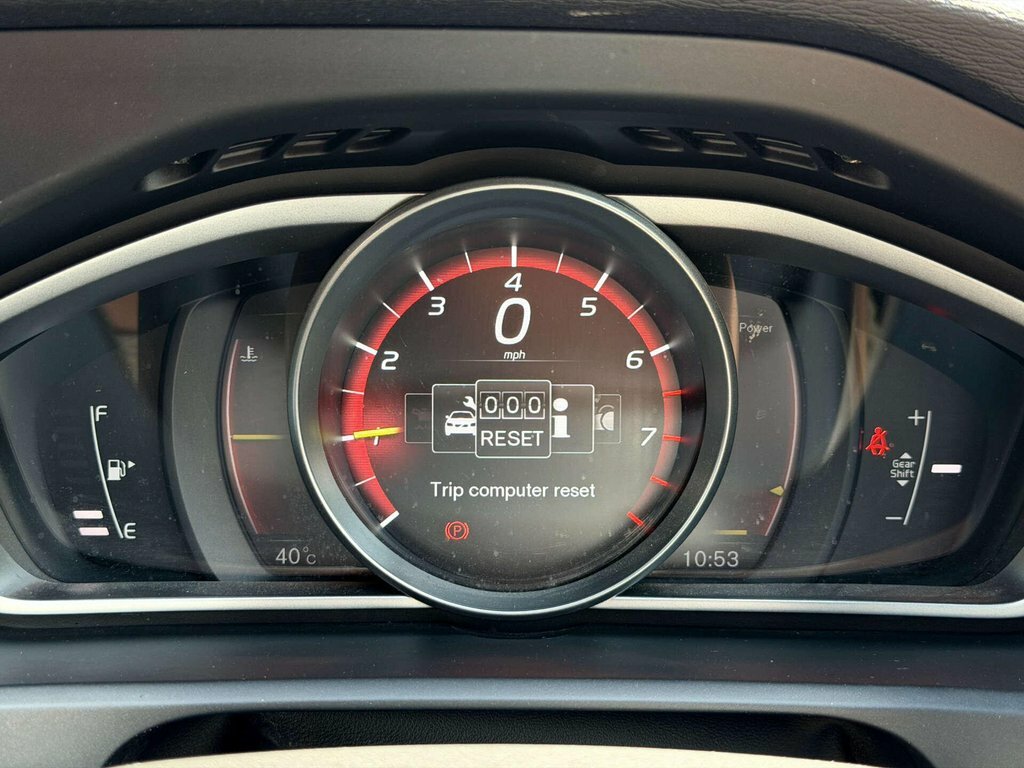 Volvo V40 2.0 T2 R-design Euro 6 Ss Black #44