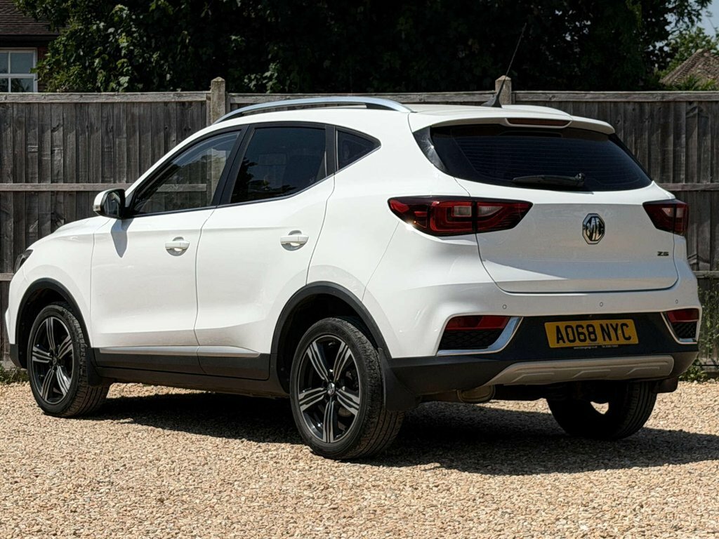 MG ZS 1L Exclusive White #4