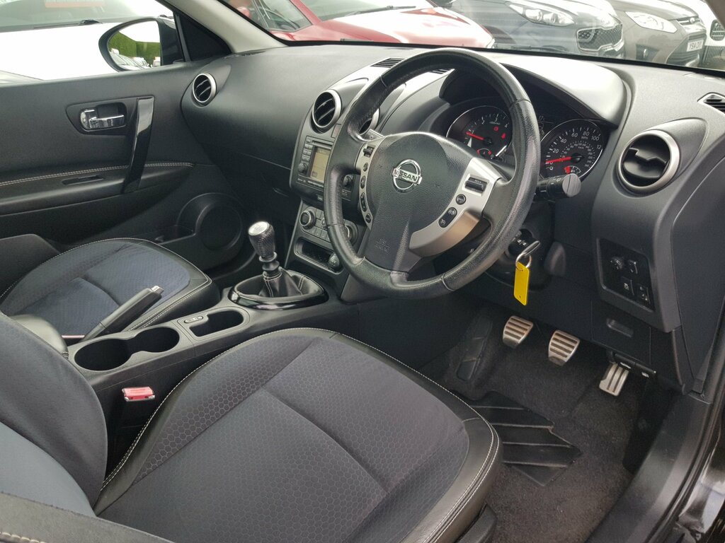 Nissan Qashqai Suv 1.5 Black #6