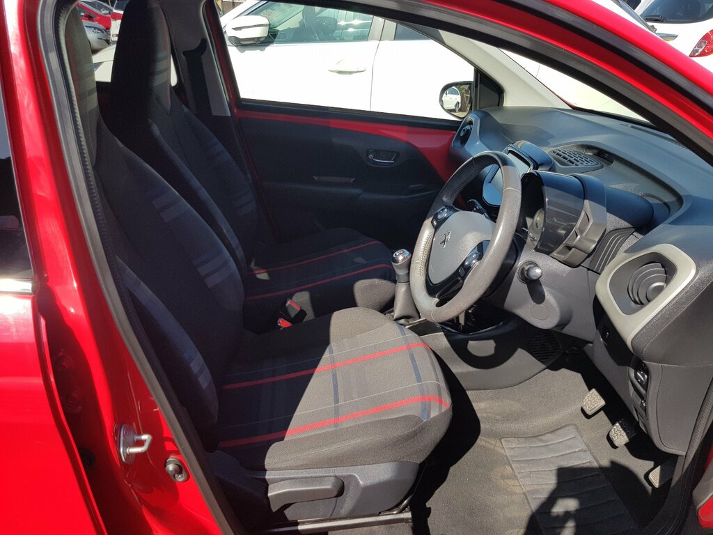 Peugeot 108 Active Silver #12