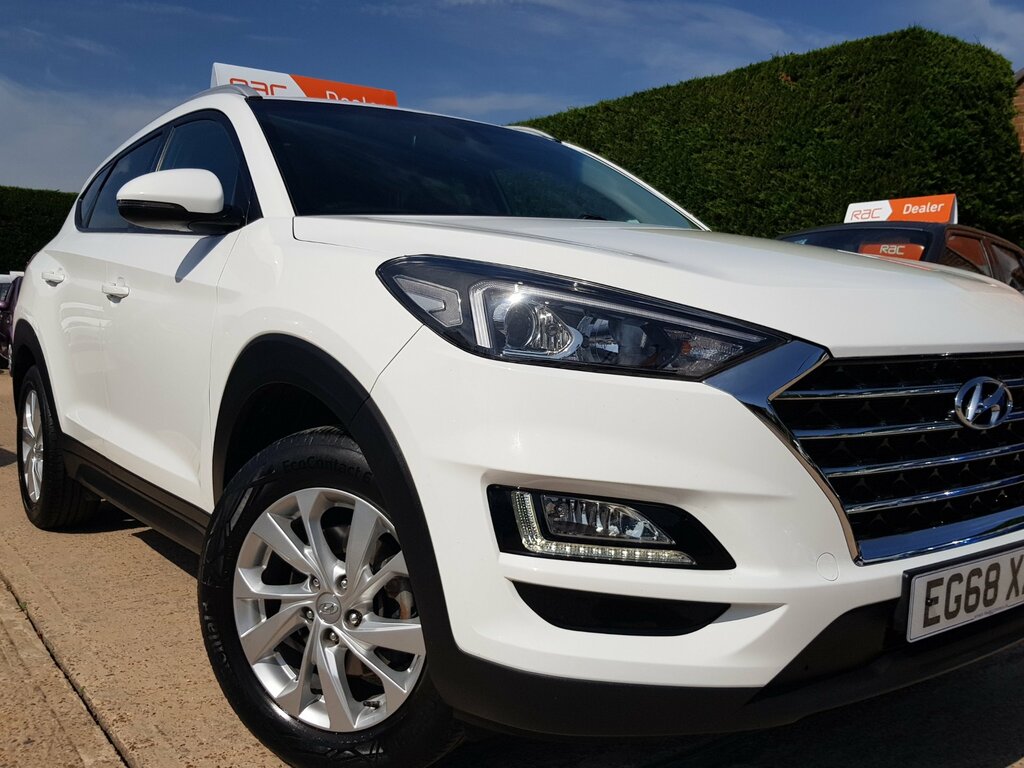 Hyundai Tucson 1.6 Se Sat Nav And Parking Camera White #3