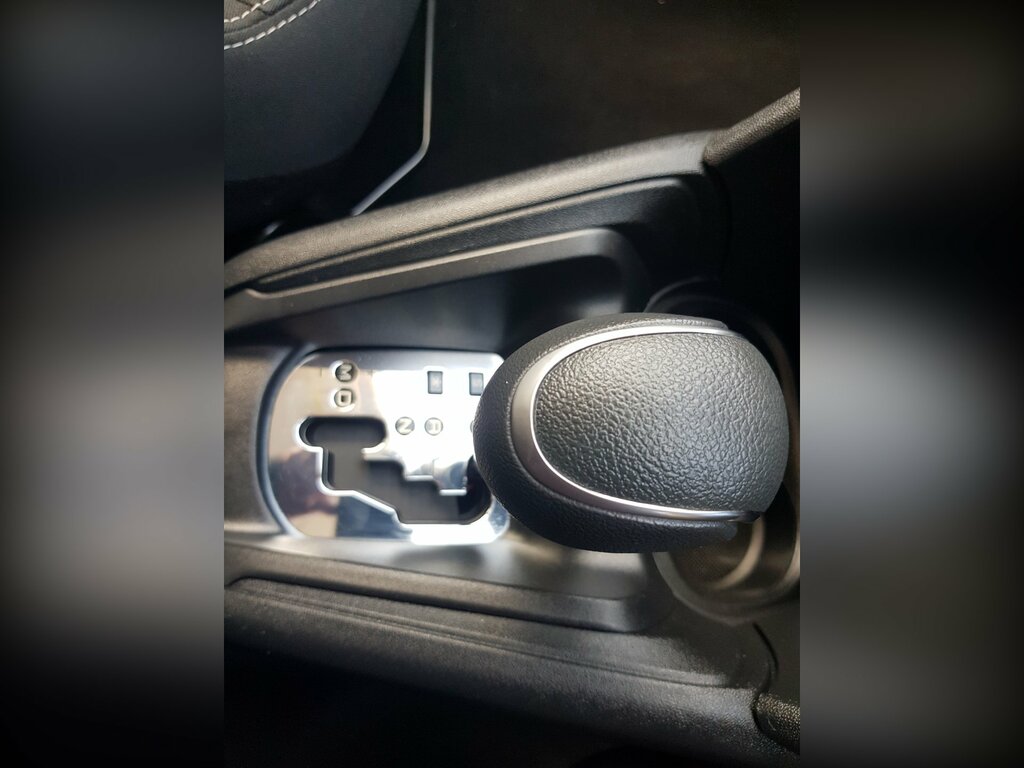 Peugeot 208 Active White #16