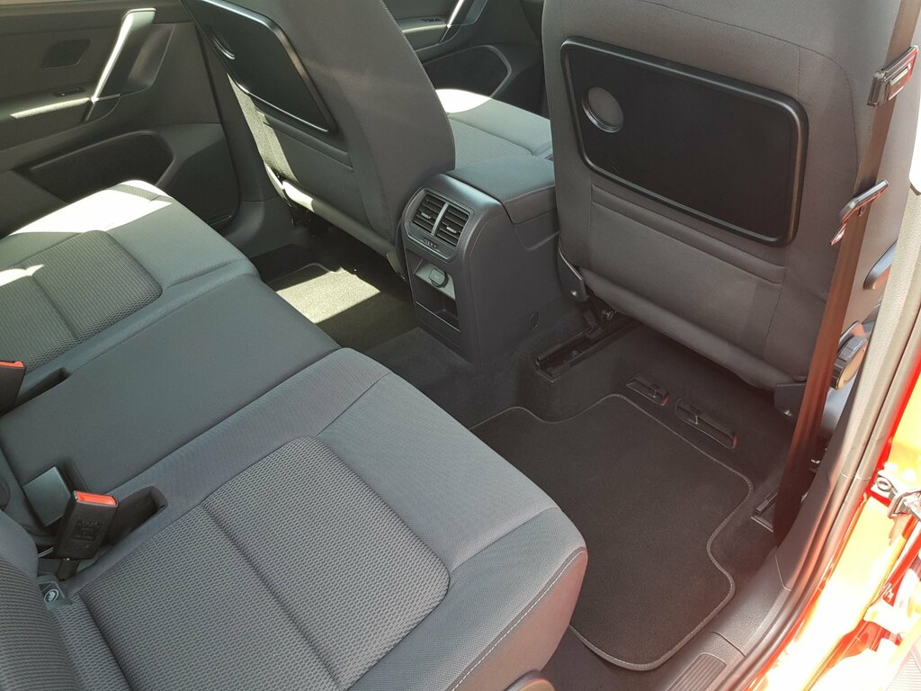 Volkswagen Golf SV Sv Se Tsi Grey #9